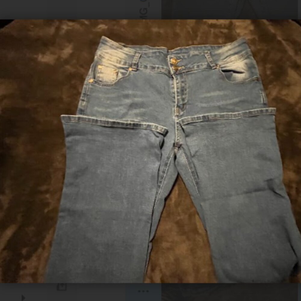 Jeans - Picture 3 of 4